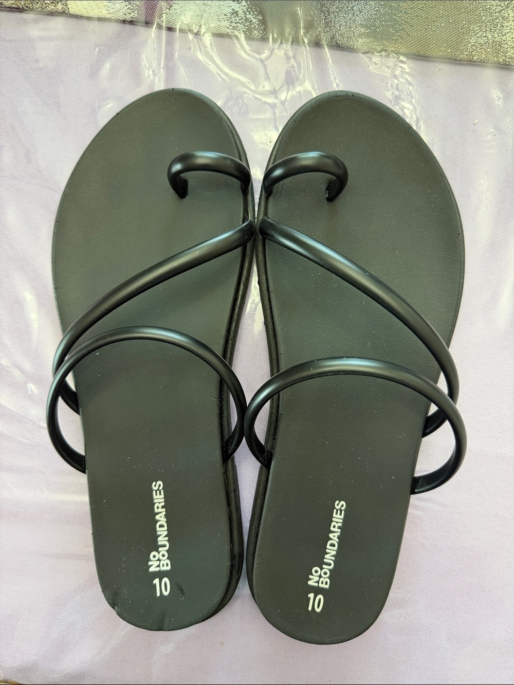 No Boundaries Black Multi-Strap Toe-Loop Sandals - Women